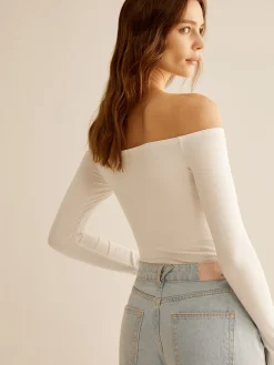 COMMENSE Cold-Shoulder N-Ring Cutout T-Shirt* T-shirts|Tops