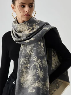 COMMENSE Double Face Jacquard Tassel Scarf* Accessories