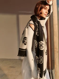 COMMENSE Double-Sided Camellia Tassel Scarf* Accessories