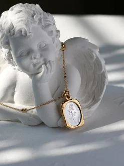 COMMENSE Embossed Rose Square Pendant Necklace* Necklaces|Accessories