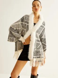 COMMENSE Geometric Striped Tassel Knit Minky Shawl* Outerwear|Outerwear