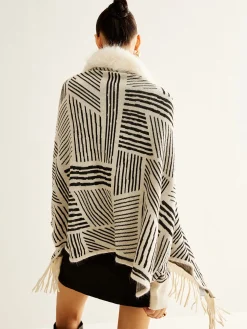 COMMENSE Geometric Striped Tassel Knit Minky Shawl* Outerwear|Outerwear