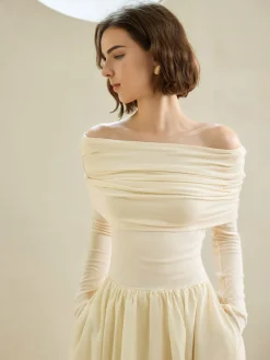 COMMENSE Off-Shoulder Bud Waist Pleated Knit Dress* White Dresses|Sweater Dresses