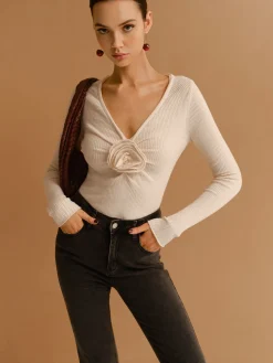 COMMENSE V-Neck 3D Flower Pleated Slim Blouse* Tops